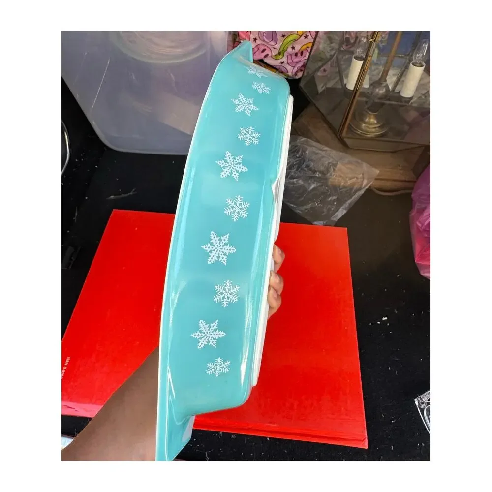 vintage Pyrex Blue Turquoise Snowflake 1.5 Quart Divided Casserole Dish